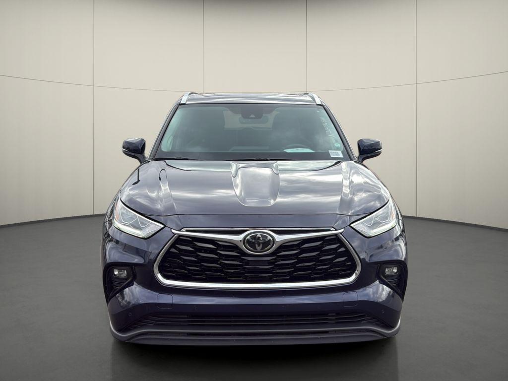 used 2020 Toyota Highlander car, priced at $36,500