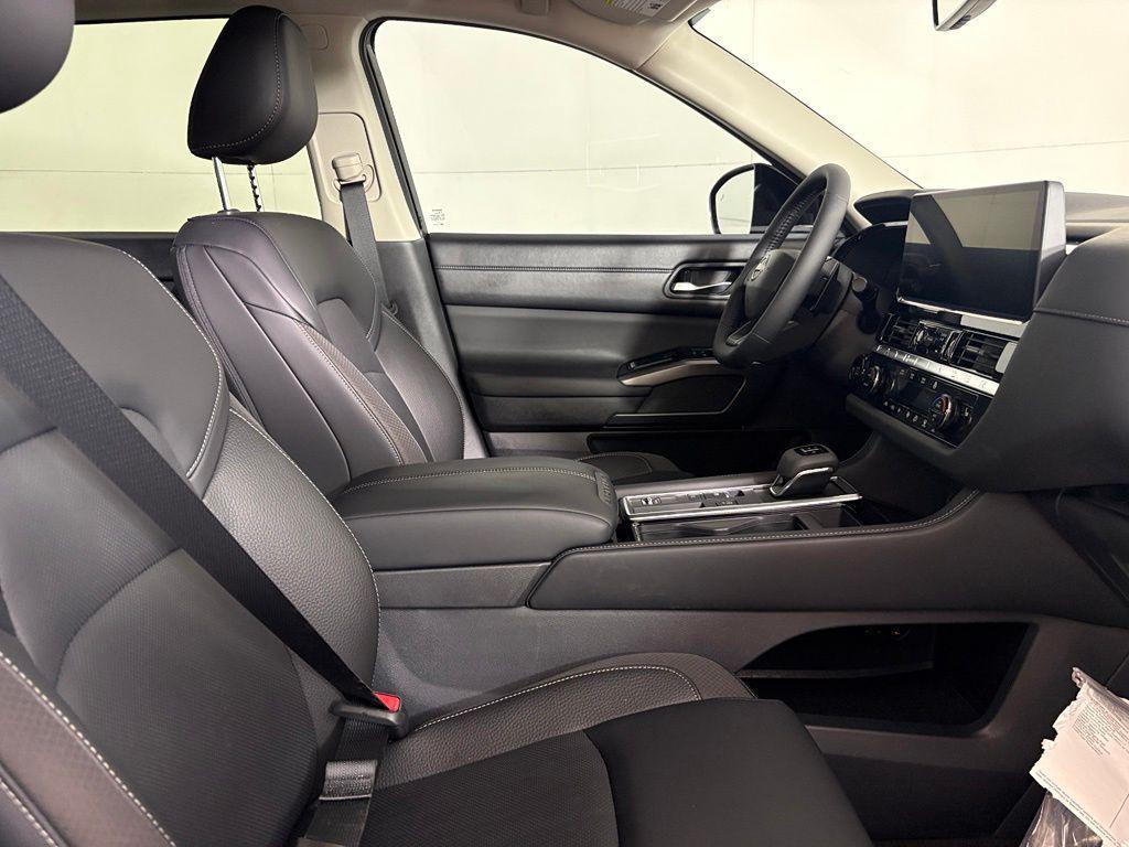 new 2026 Nissan Pathfinder car, priced at $38,165