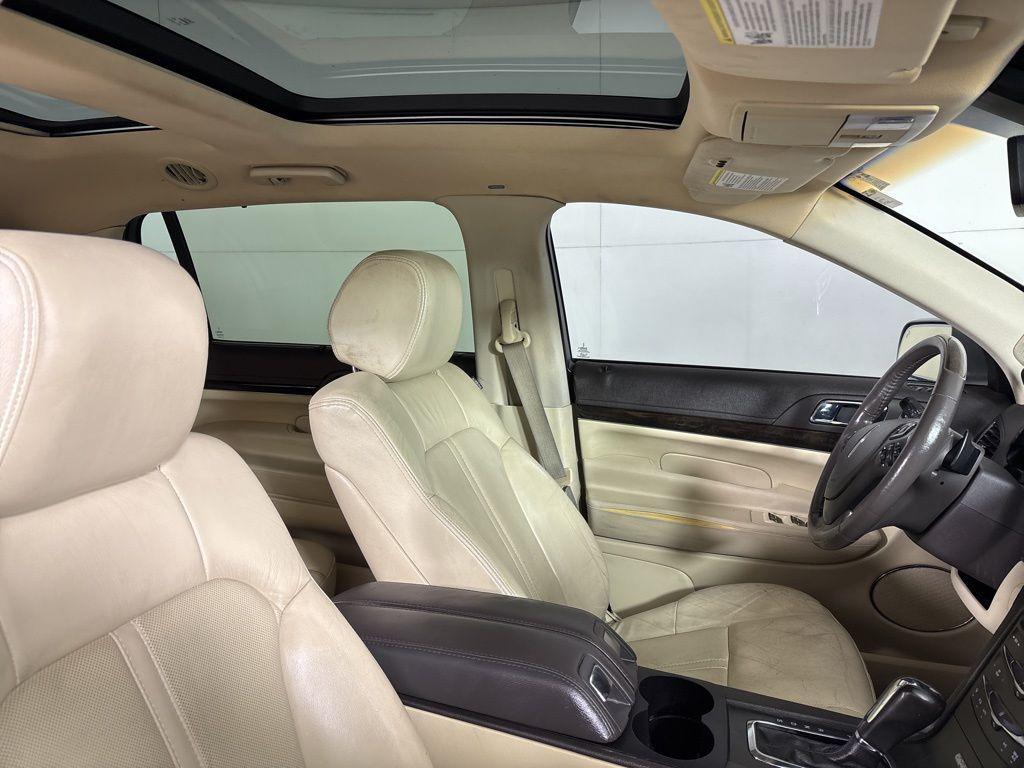 used 2013 Lincoln MKT car, priced at $8,000