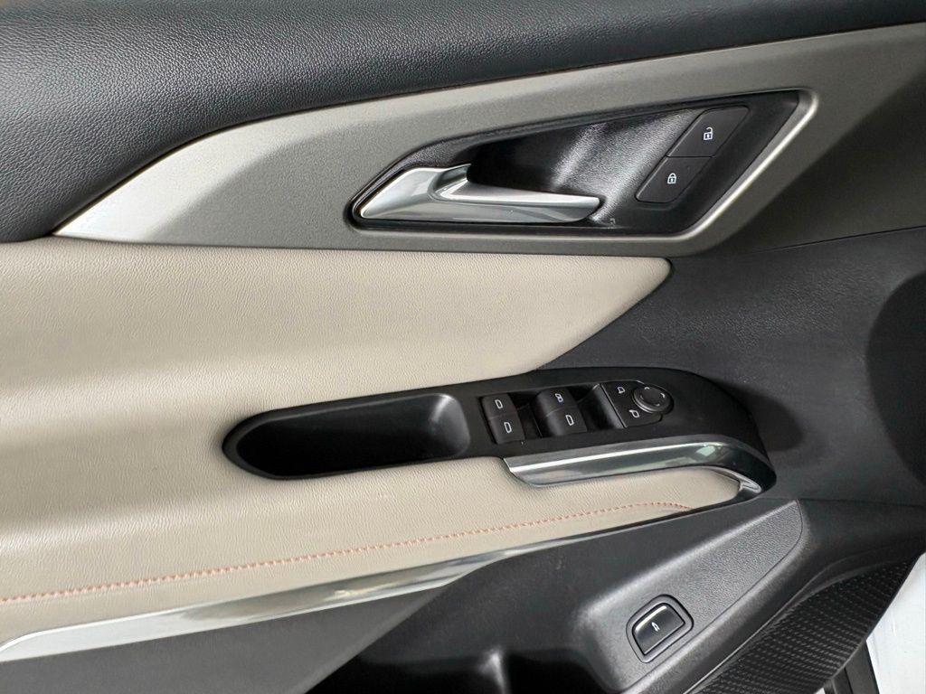 used 2025 Chevrolet Traverse car, priced at $39,000