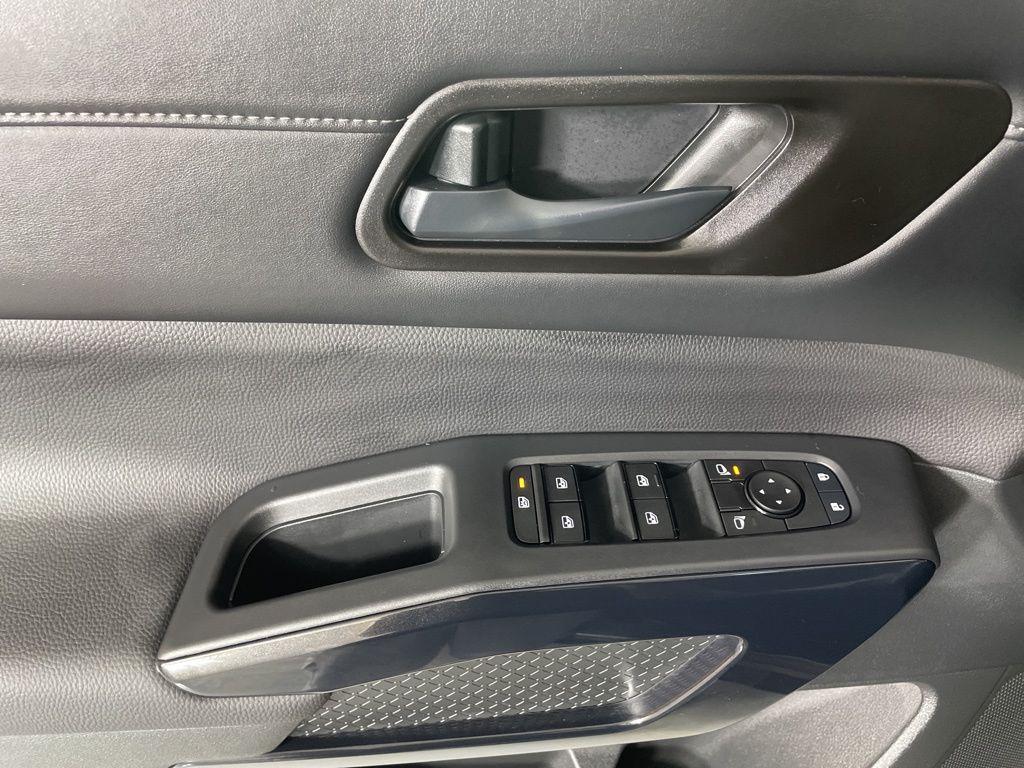 new 2025 Nissan Pathfinder car, priced at $31,578