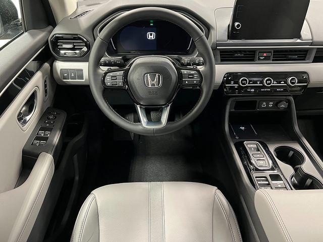 new 2025 Honda Pilot car, priced at $47,825