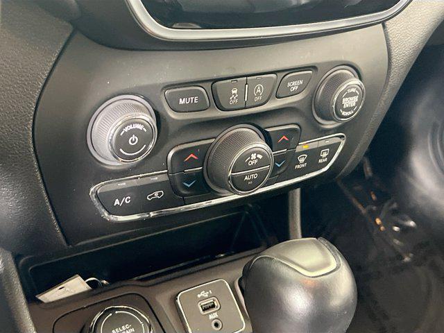 used 2022 Jeep Cherokee car, priced at $24,527