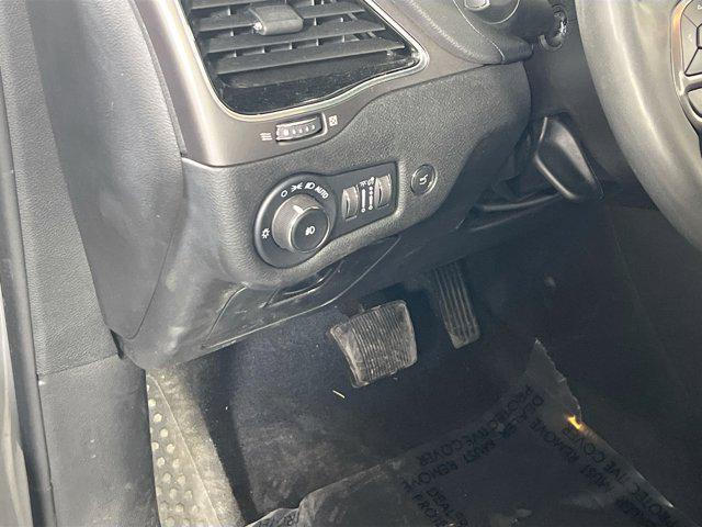 used 2022 Jeep Cherokee car, priced at $24,527