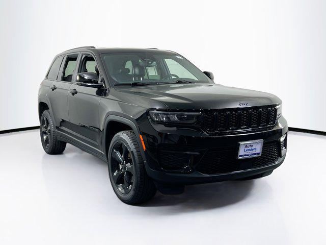 used 2022 Jeep Grand Cherokee car, priced at $28,367