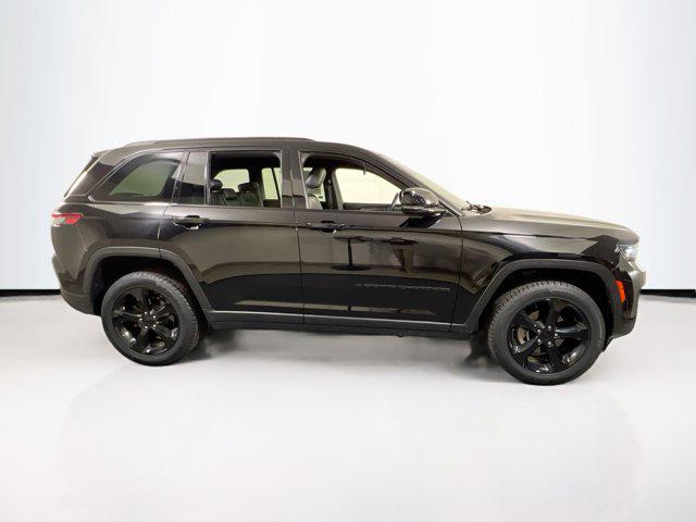 used 2022 Jeep Grand Cherokee car, priced at $28,367