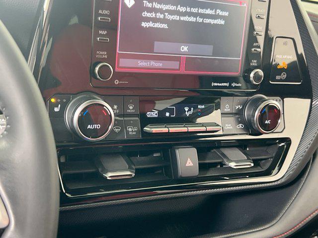 used 2022 Toyota Highlander car, priced at $37,126