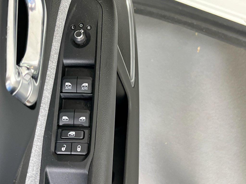 used 2022 Jeep Compass car, priced at $23,921