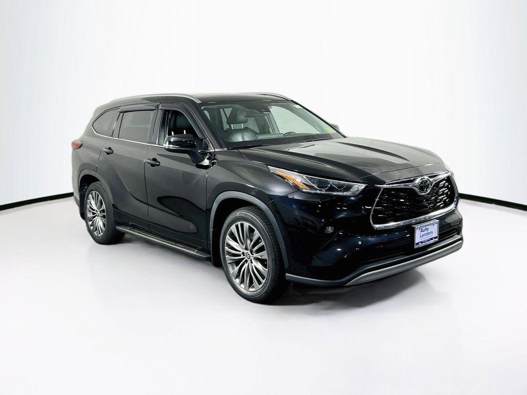 used 2021 Toyota Highlander car, priced at $36,777