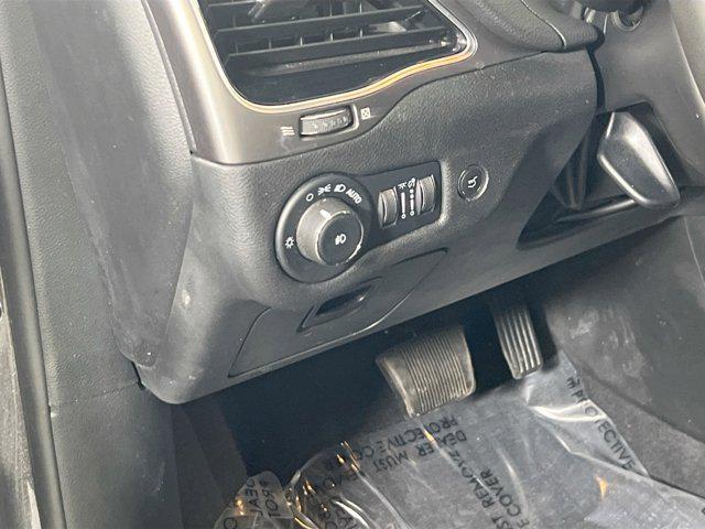 used 2022 Jeep Cherokee car, priced at $24,995