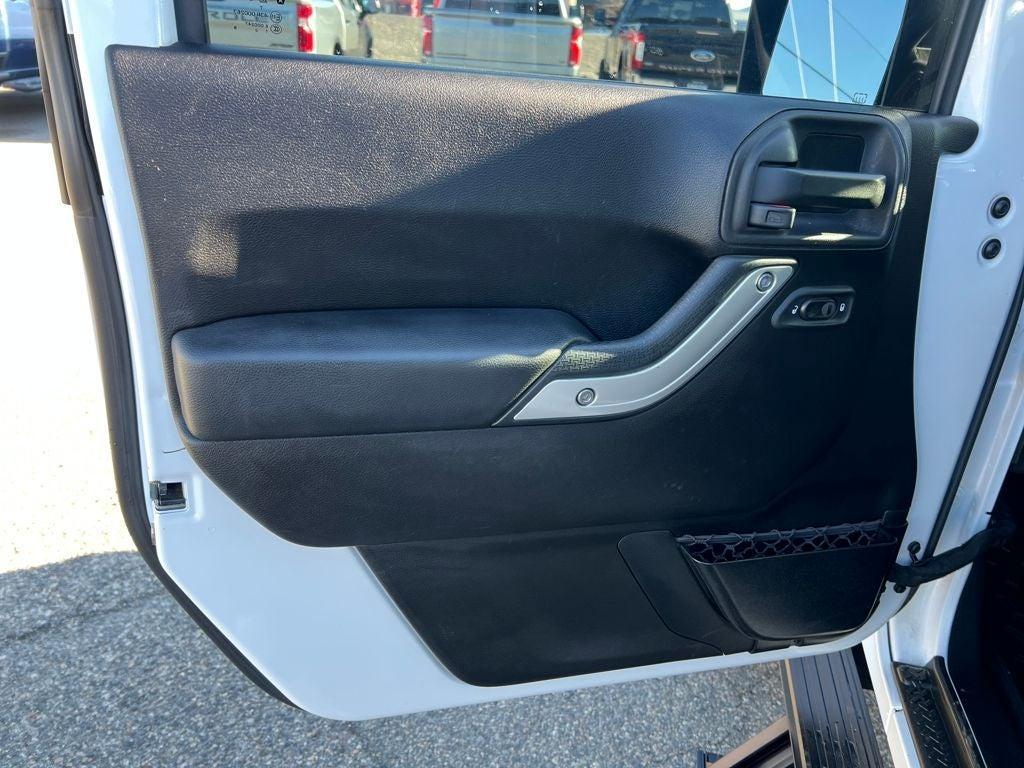 used 2015 Jeep Wrangler Unlimited car, priced at $25,992