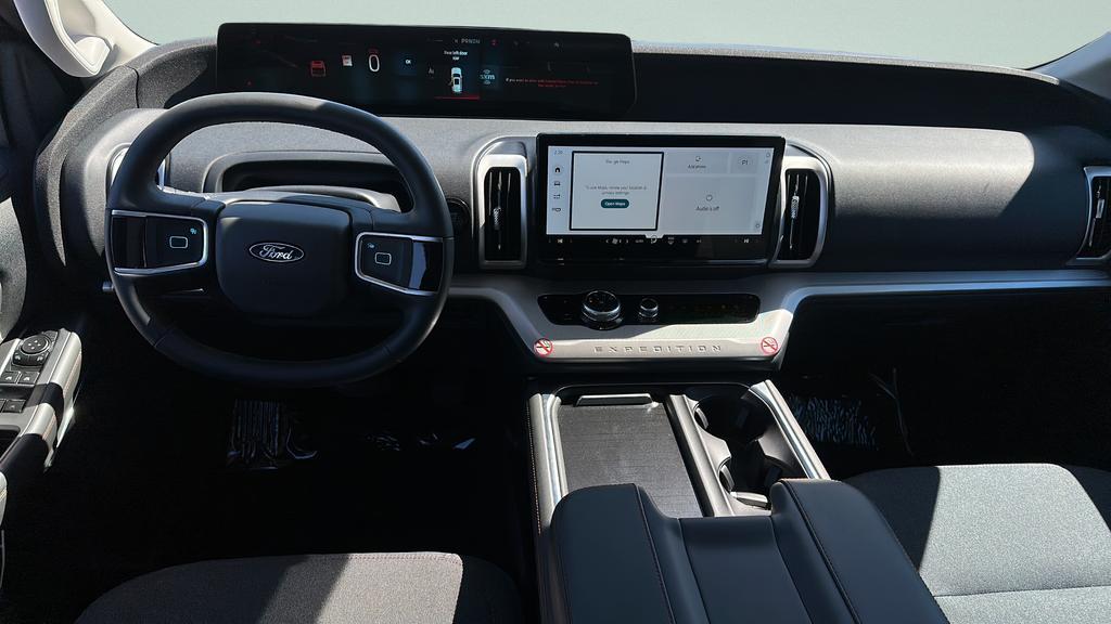 used 2025 Ford Expedition car, priced at $58,619