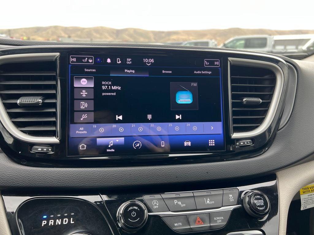 used 2022 Chrysler Pacifica car, priced at $25,029