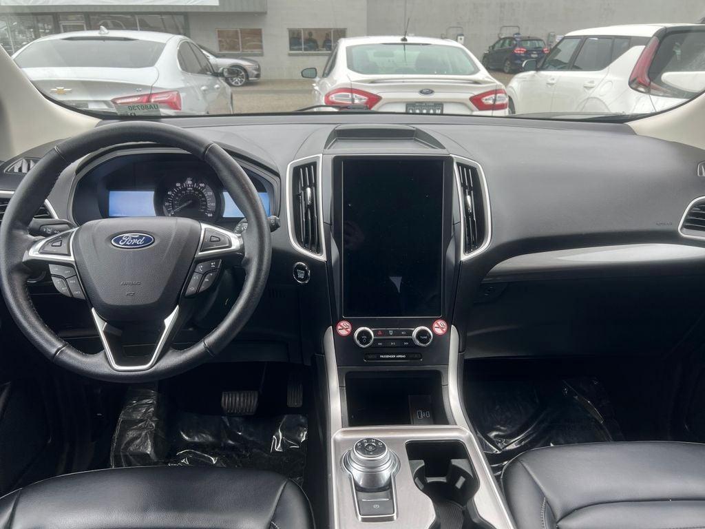 used 2024 Ford Edge car, priced at $24,920
