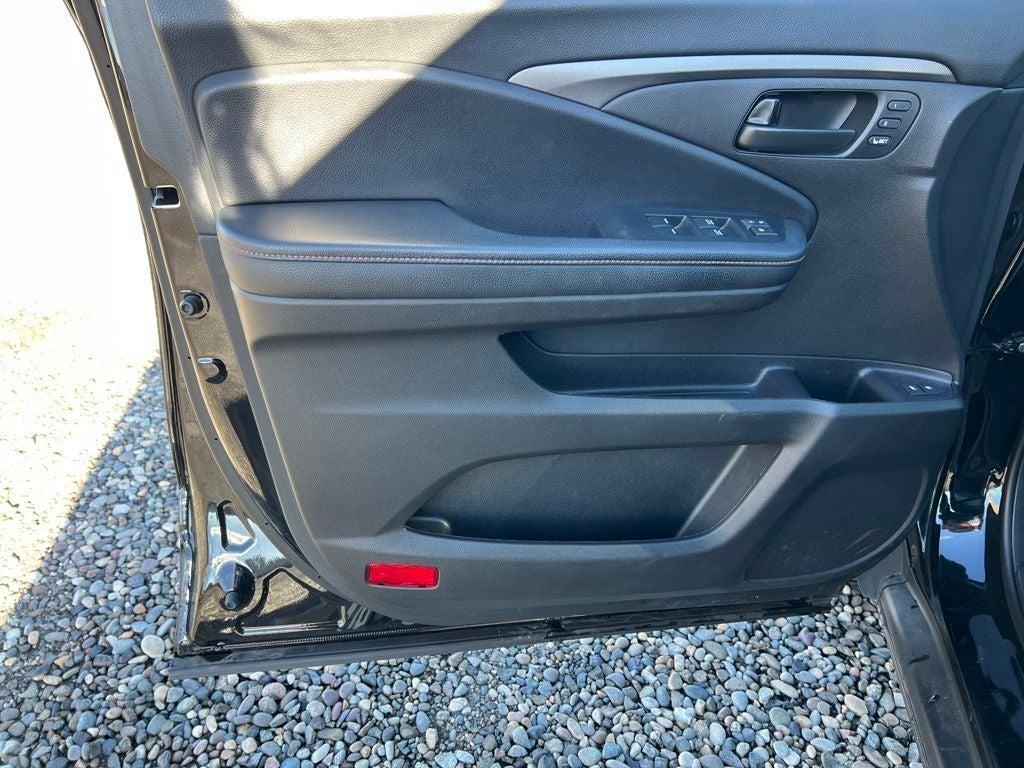 used 2022 Honda Pilot car, priced at $32,091