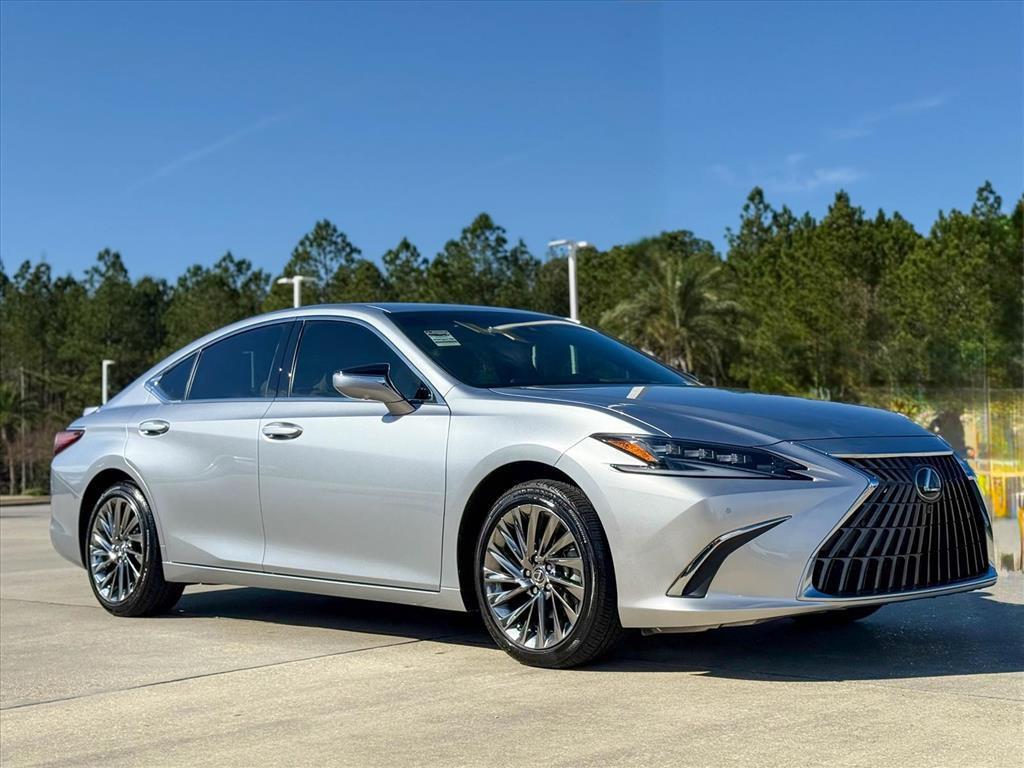 used 2024 Lexus ES 300h car, priced at $45,891