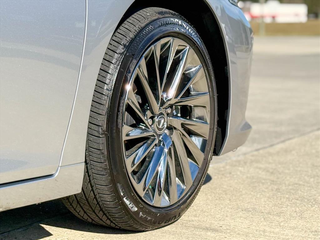 used 2024 Lexus ES 300h car, priced at $45,891