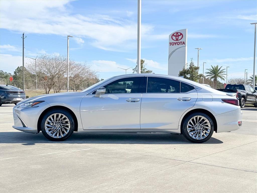 used 2024 Lexus ES 300h car, priced at $45,891