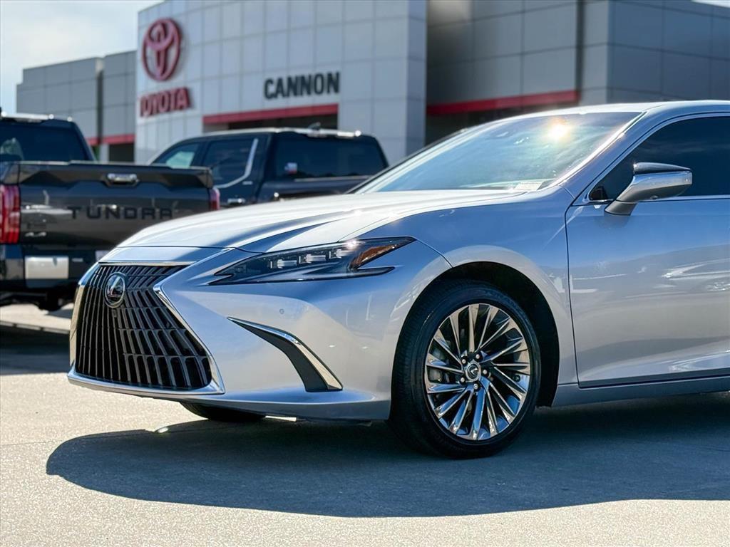 used 2024 Lexus ES 300h car, priced at $45,891