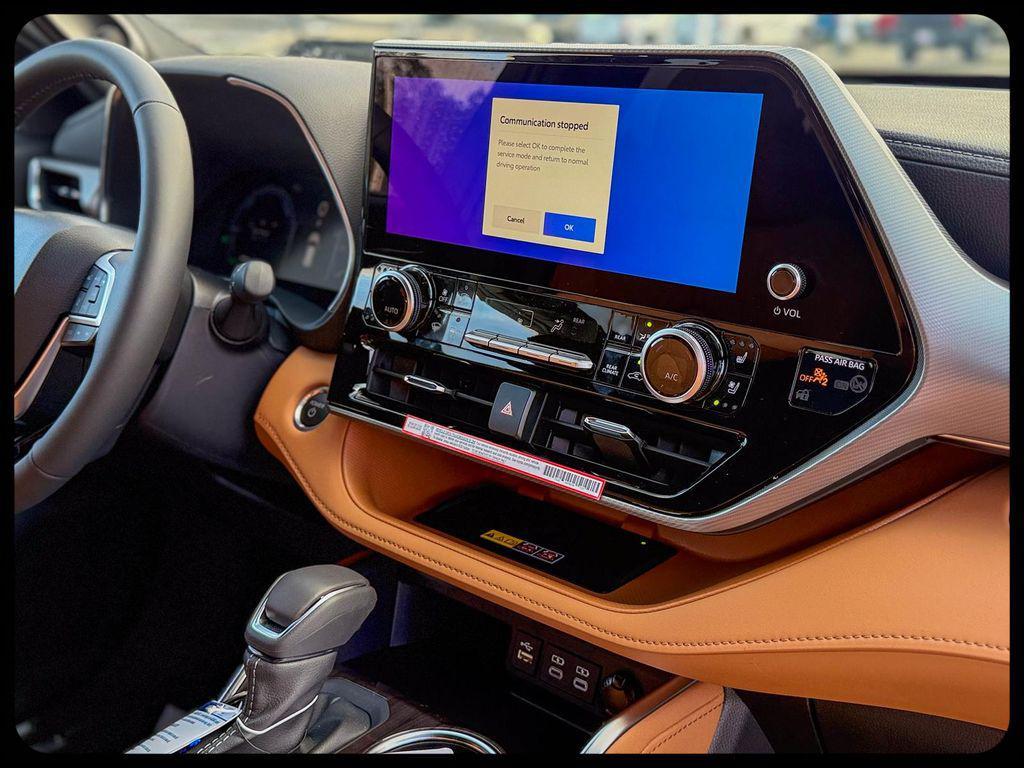 new 2026 Toyota Highlander Hybrid car, priced at $57,704