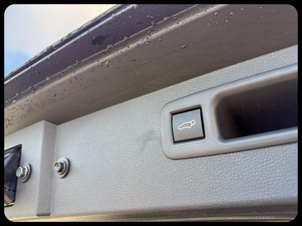 new 2026 Toyota Highlander Hybrid car, priced at $57,704