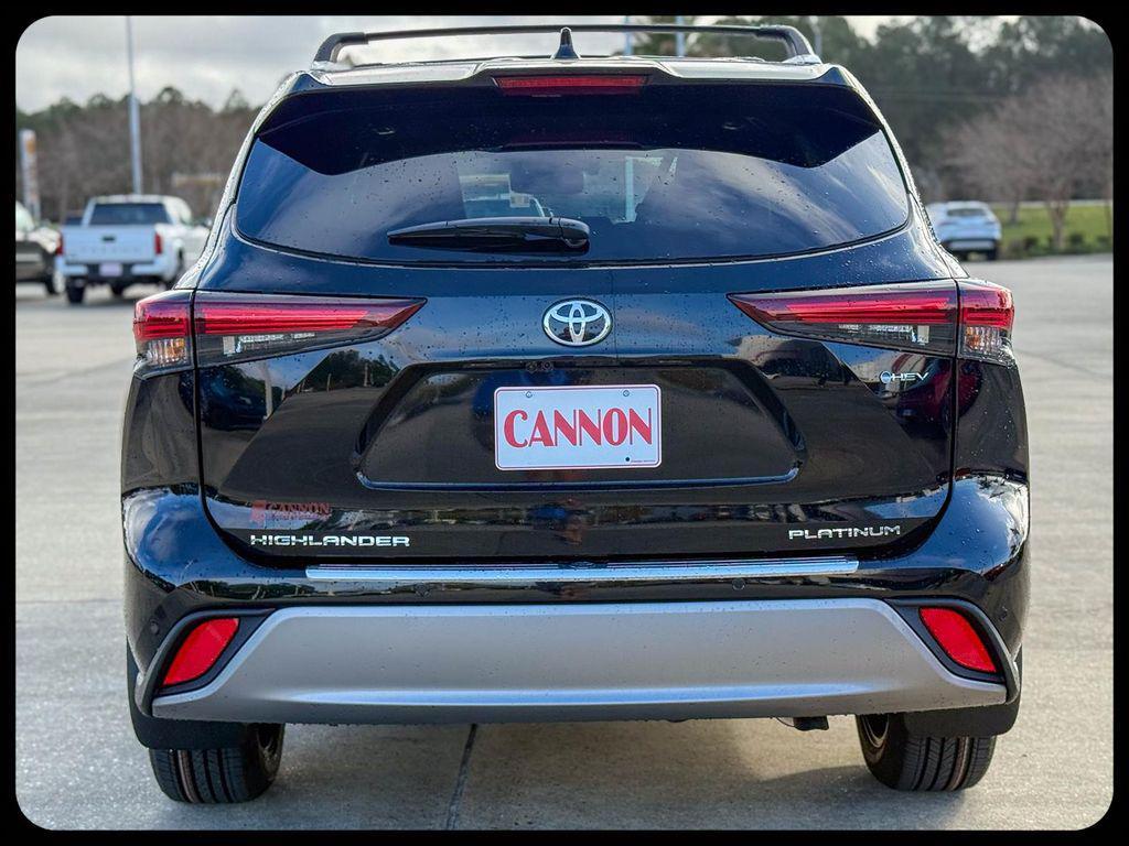 new 2026 Toyota Highlander Hybrid car, priced at $57,704