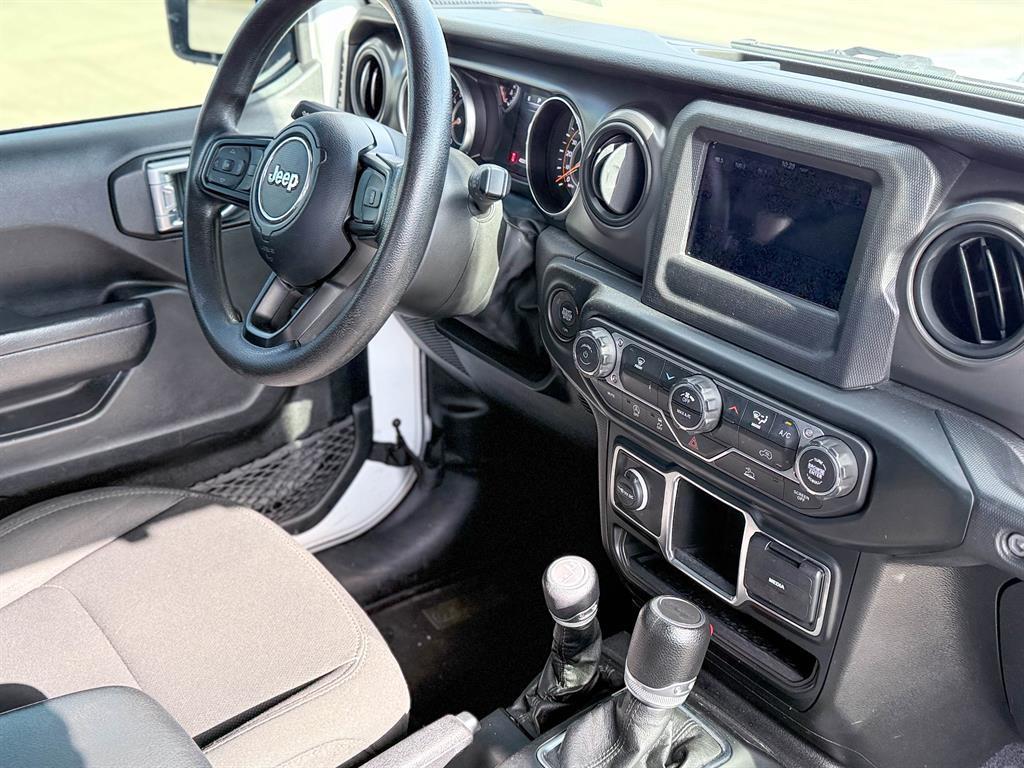 used 2022 Jeep Wrangler Unlimited car, priced at $24,294