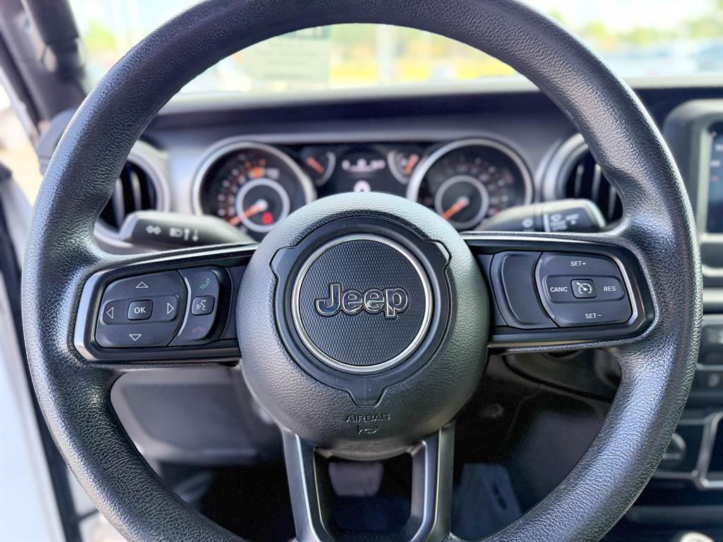 used 2022 Jeep Wrangler Unlimited car, priced at $24,294