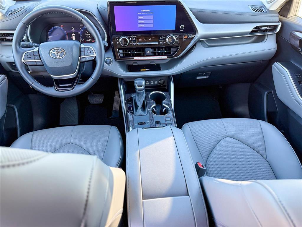 new 2025 Toyota Highlander car, priced at $48,828