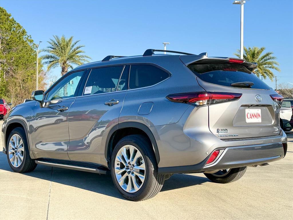new 2025 Toyota Highlander car, priced at $48,828