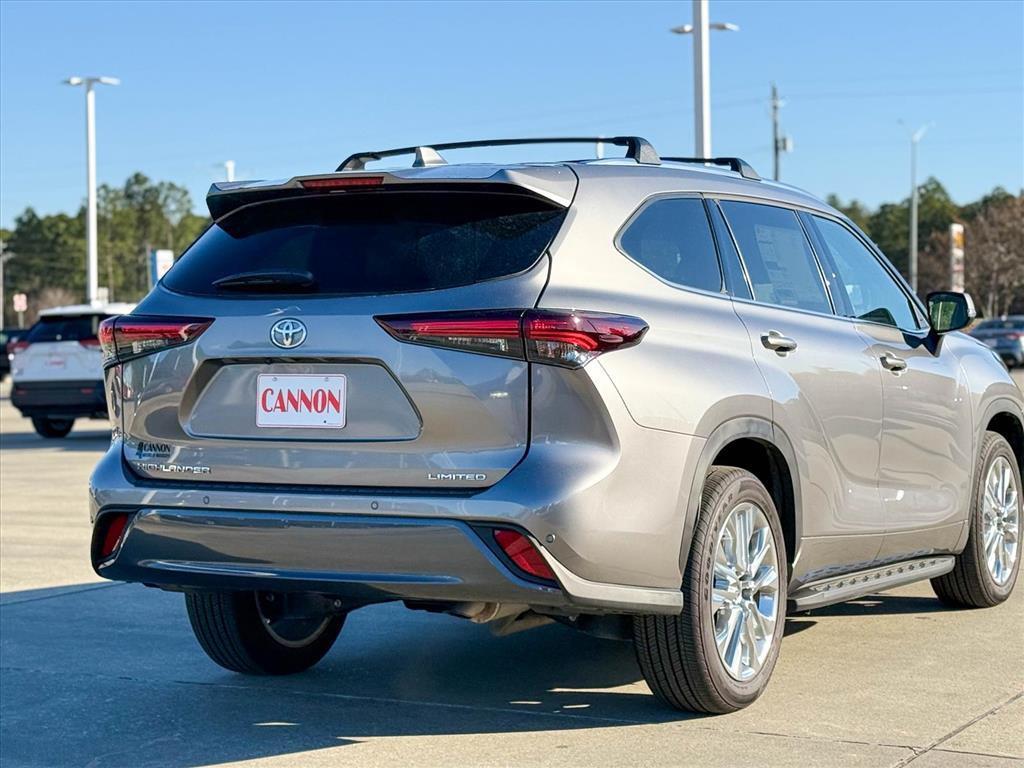 new 2025 Toyota Highlander car, priced at $48,828