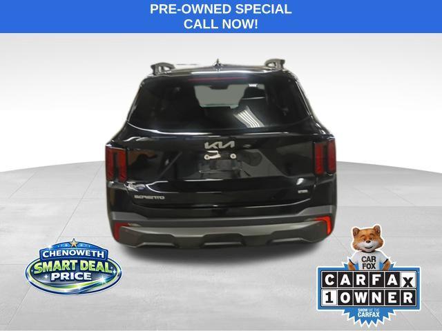 used 2024 Kia Sorento car, priced at $32,604