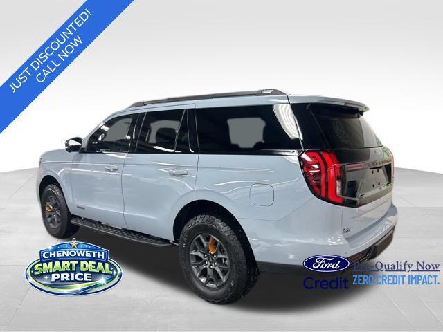 new 2025 Ford Expedition car, priced at $82,382