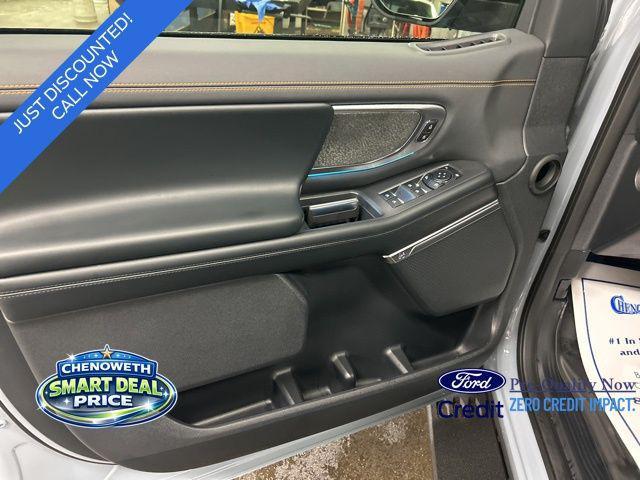 new 2025 Ford Expedition car, priced at $82,382