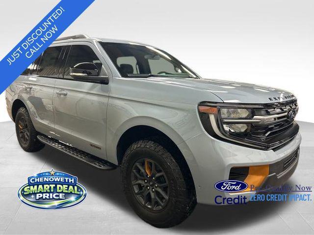 new 2025 Ford Expedition car, priced at $82,382
