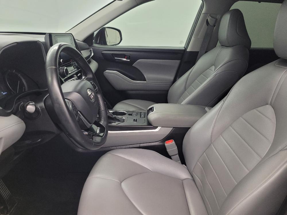 used 2021 Toyota Highlander car, priced at $27,395