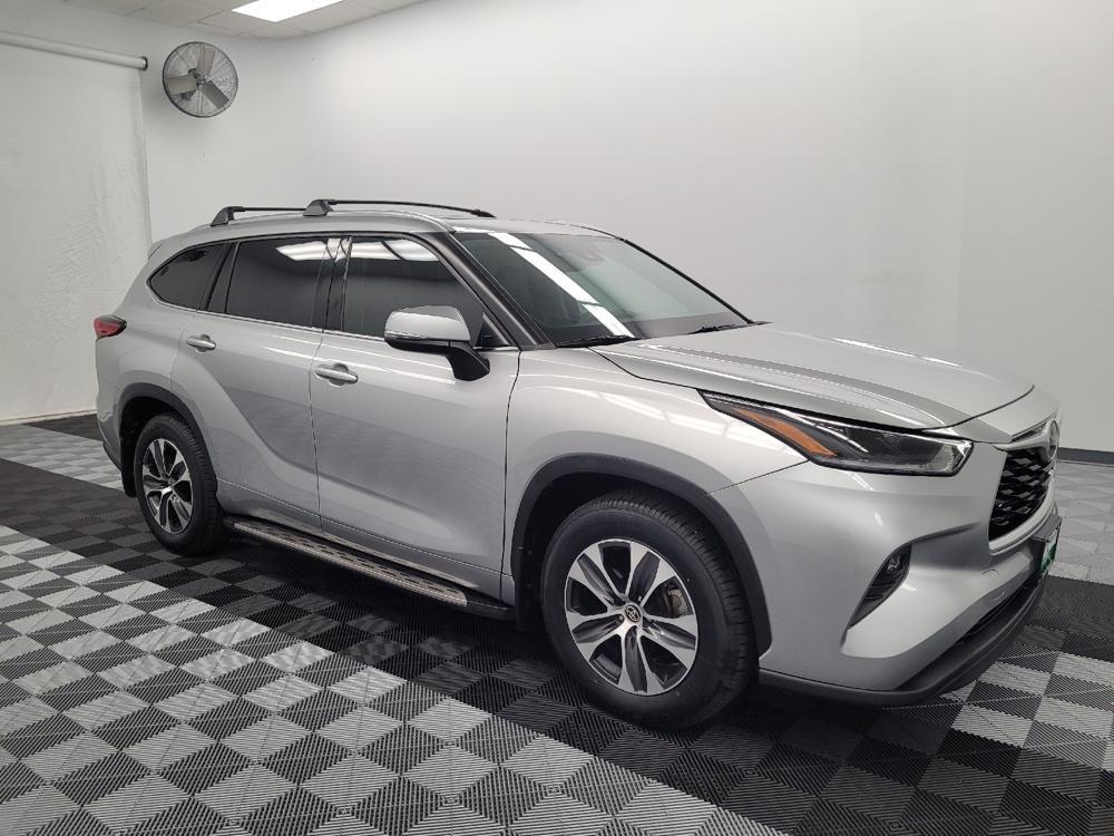 used 2021 Toyota Highlander car, priced at $27,395