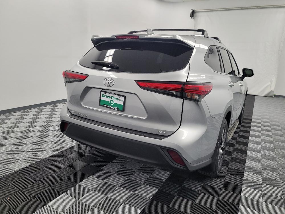 used 2021 Toyota Highlander car, priced at $27,395