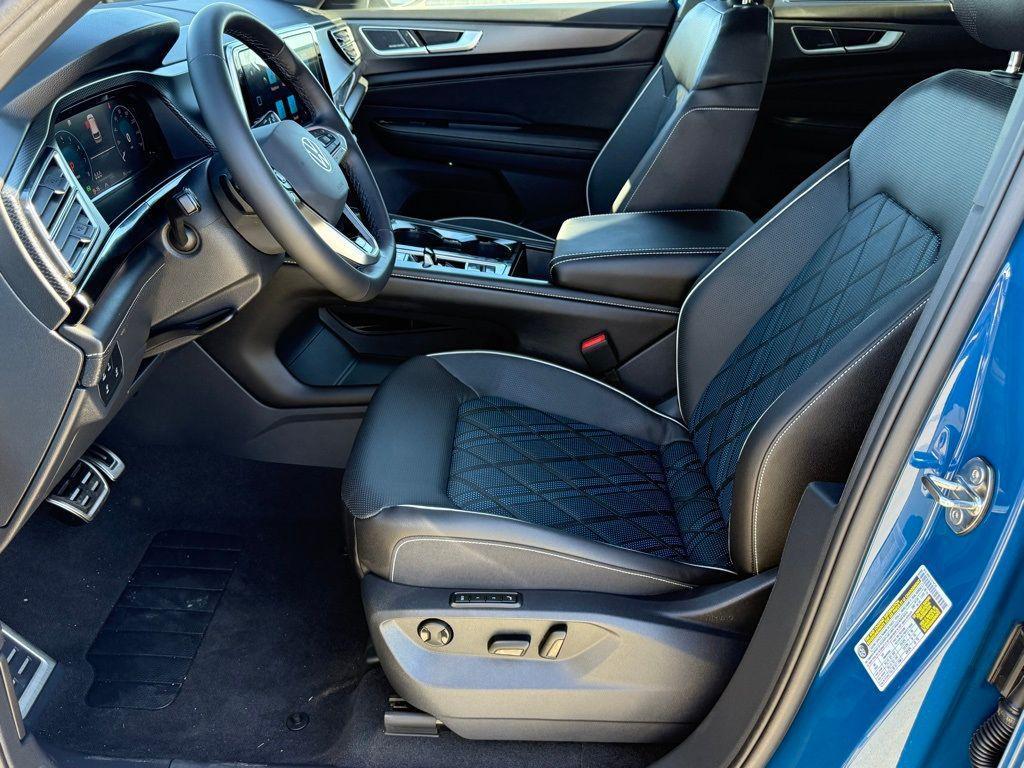 new 2026 Volkswagen Atlas Cross Sport car, priced at $54,432