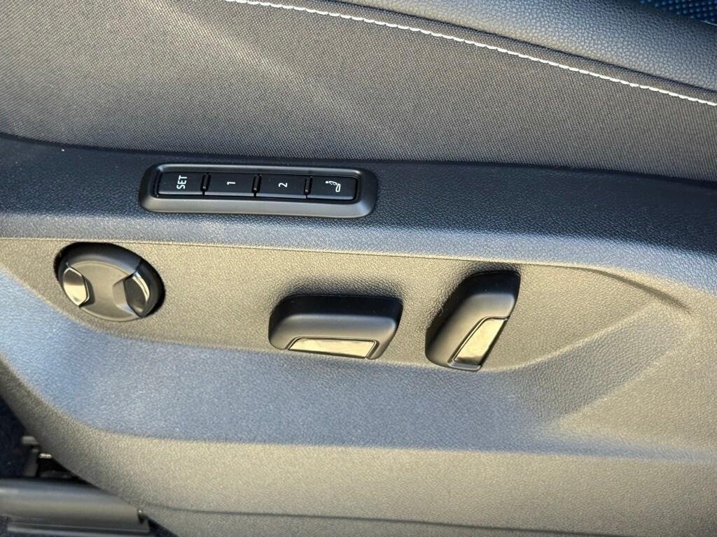 new 2026 Volkswagen Atlas Cross Sport car, priced at $53,432