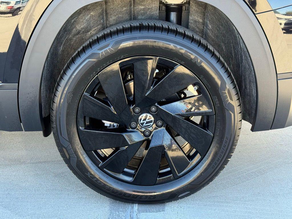 new 2026 Volkswagen Atlas car, priced at $46,374