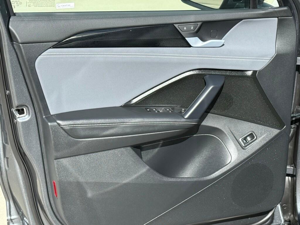 new 2026 Volkswagen Tiguan car, priced at $35,992