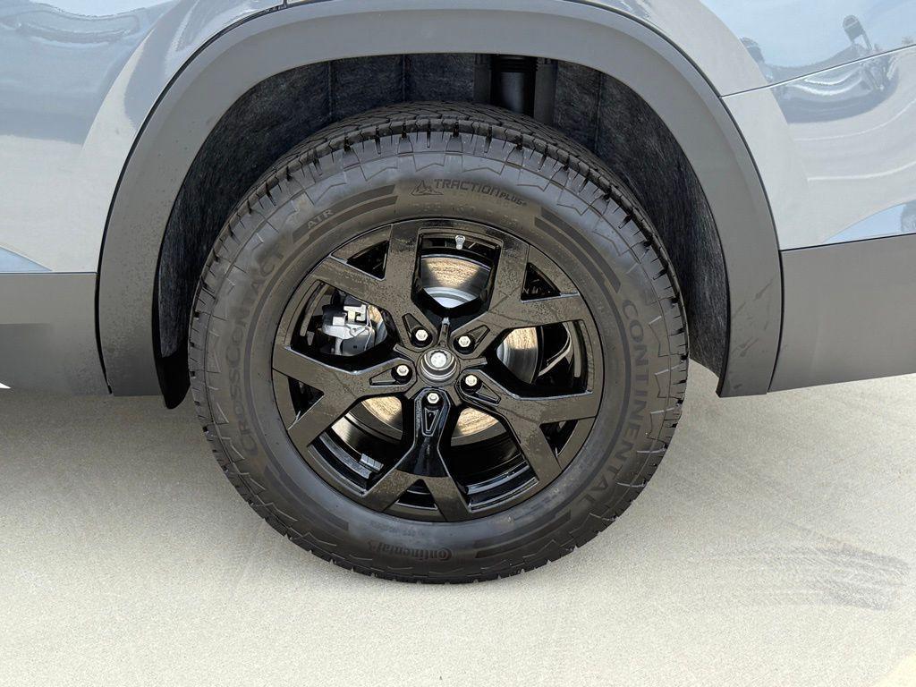 new 2026 Volkswagen Atlas car, priced at $49,240