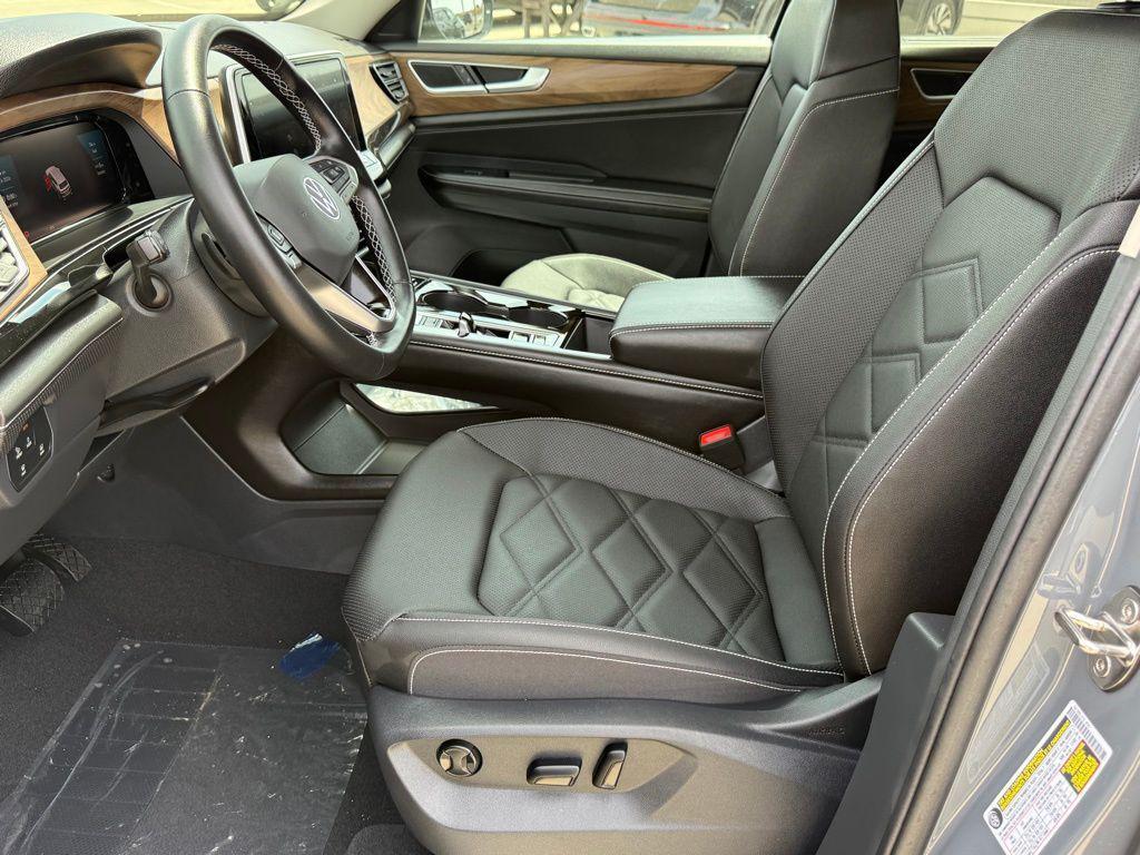 new 2026 Volkswagen Atlas car, priced at $45,938