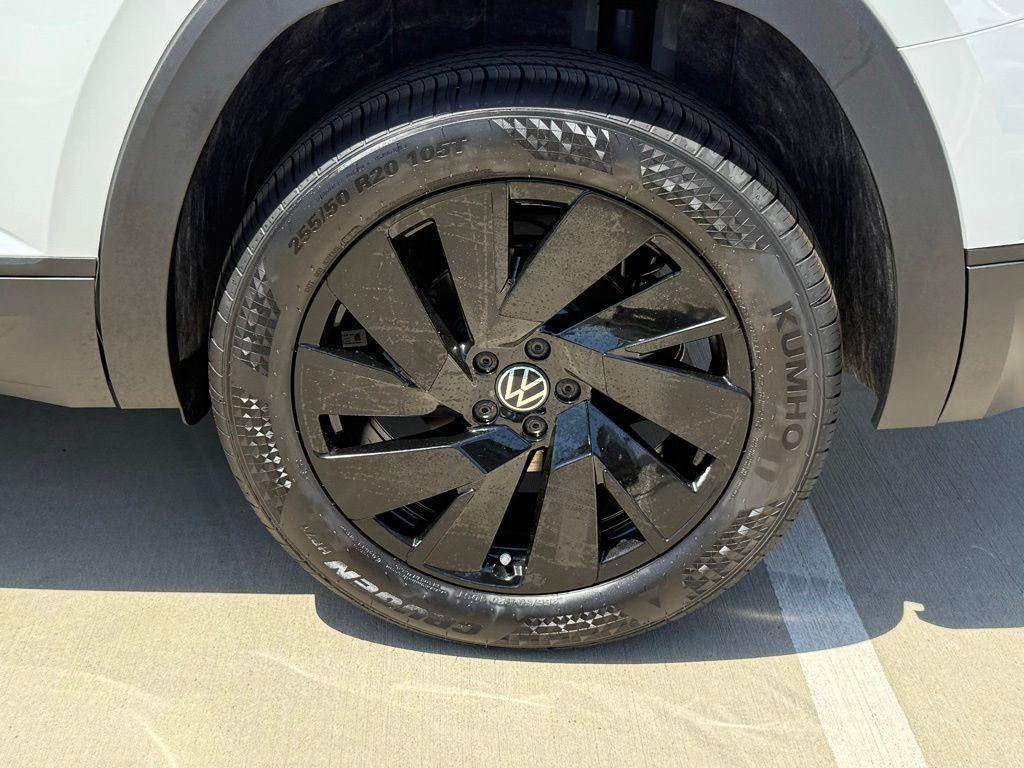 new 2026 Volkswagen Atlas car, priced at $46,289