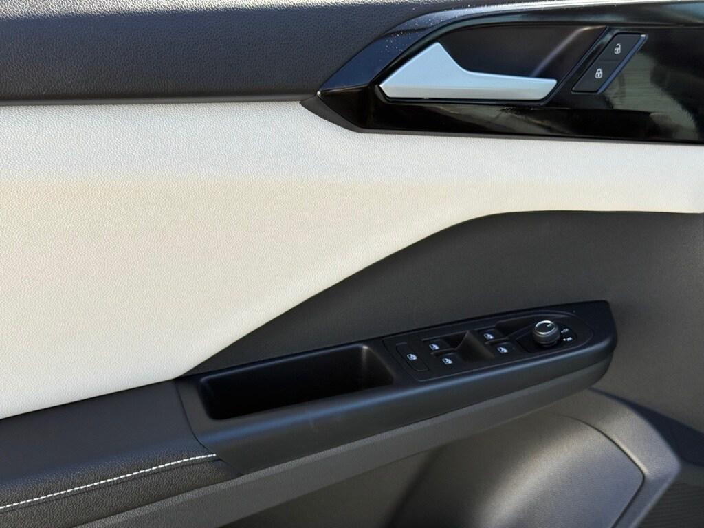 new 2026 Volkswagen Taos car, priced at $26,576