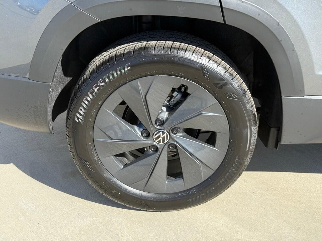 new 2026 Volkswagen Taos car, priced at $26,576