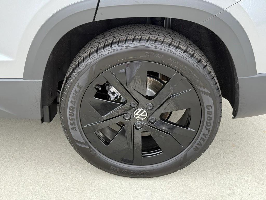 new 2025 Volkswagen Taos car, priced at $25,511