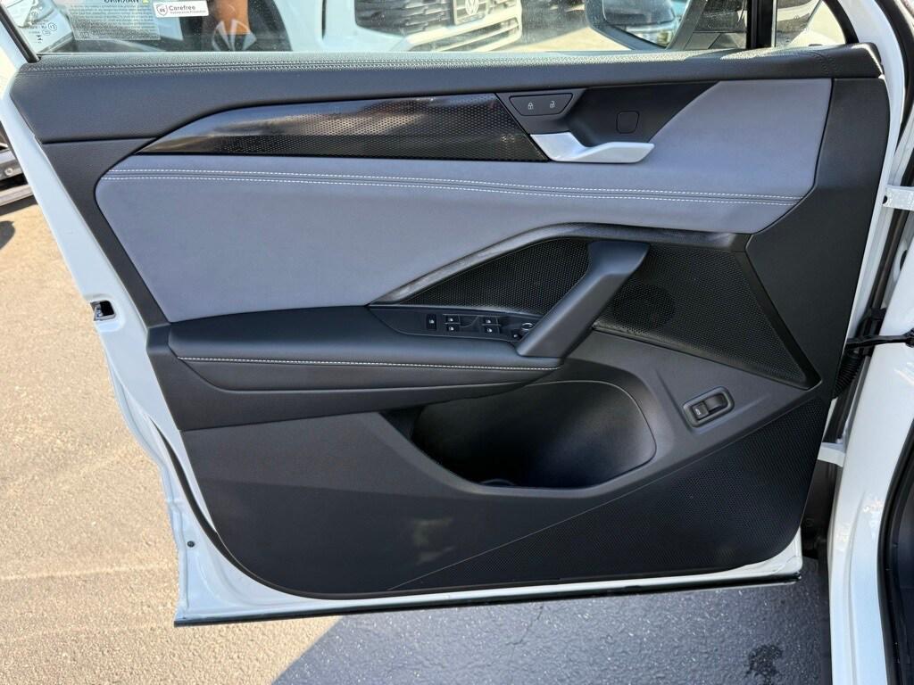 new 2026 Volkswagen Tiguan car, priced at $38,951