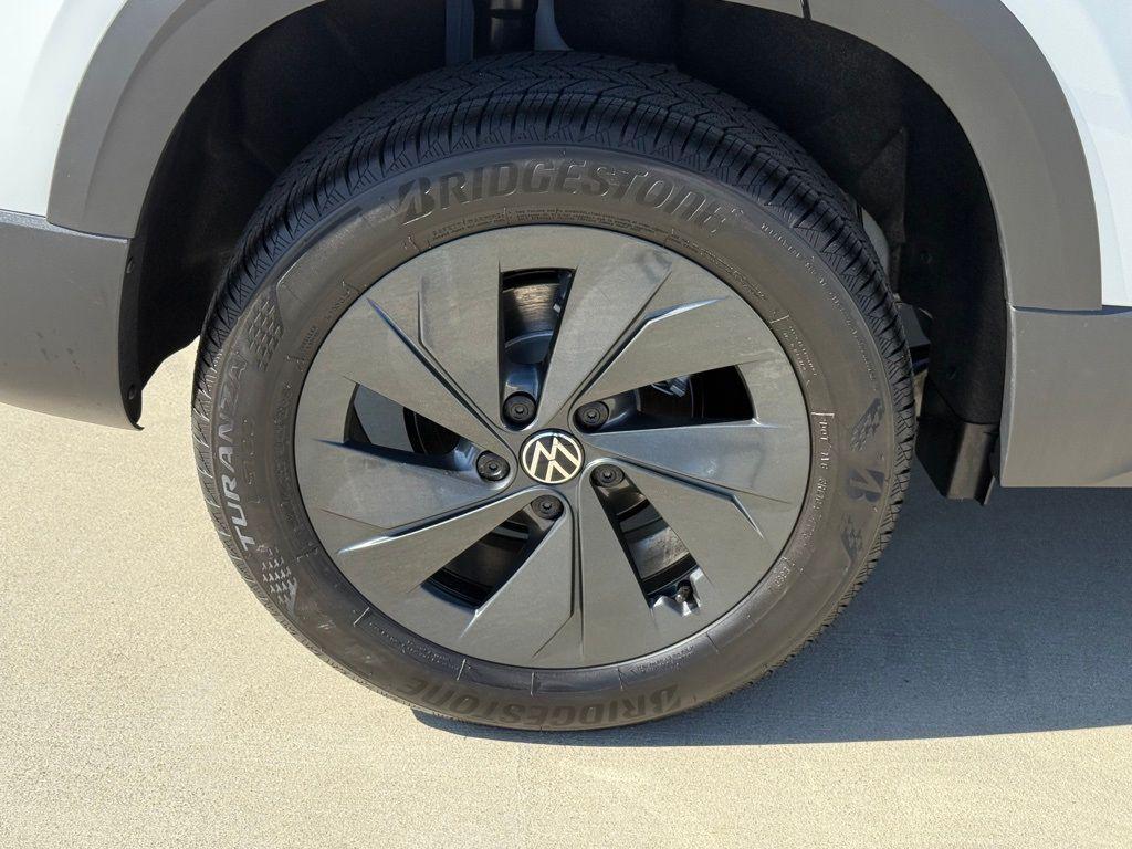 new 2026 Volkswagen Taos car, priced at $27,576